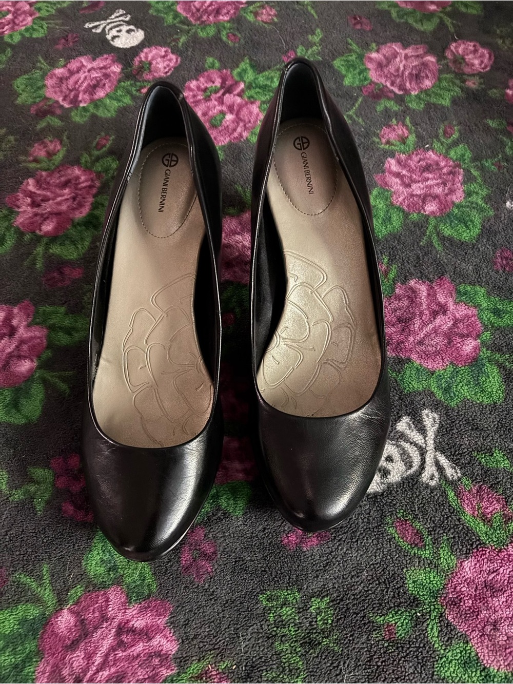 Anne Klein Black Leather Round-Toe Ballet Flats